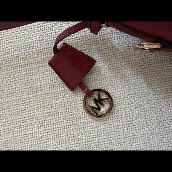 Michael Kors Cherry Red Bucket Bag - Picture 3 of 12